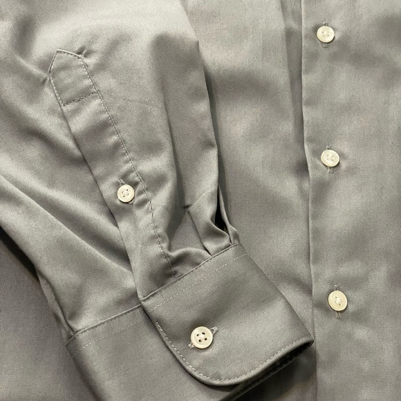 Van Heusen Men Regular Fit Long Sleeve Gray Dress Shirt Lux Sateen 17 1/2 34/35 - Picture 8 of 12
